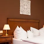 Kroegers Hotel 3*