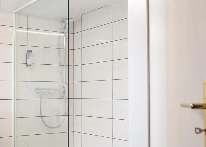 Отель Kroegers Эзенс